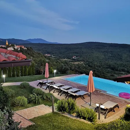 Andrea With Infinity Salty Pool Vakantiehuis *