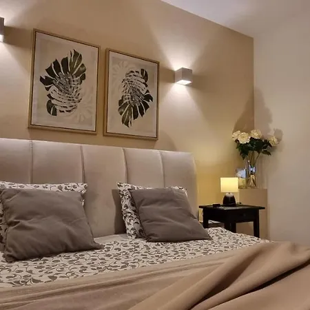 Andrea With Infinity Salty Pool *