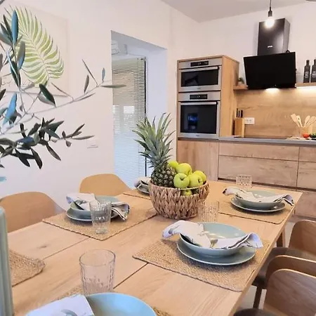 Andrea With Infinity Salty Pool Roč