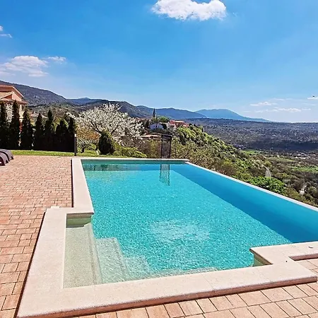 بيت للعطل Andrea With Infinity Salty Pool Roč