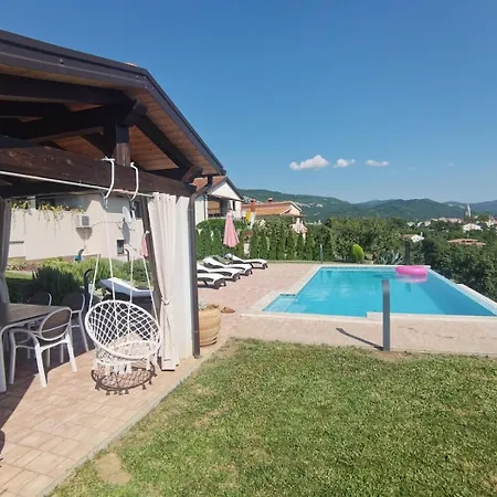 بيت للعطل Andrea With Infinity Salty Pool