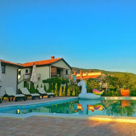 Andrea With Infinity Salty Pool 別荘 Roč