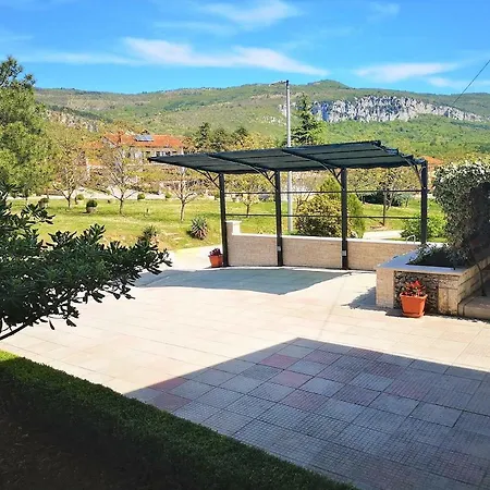 別荘 Andrea With Infinity Salty Pool *