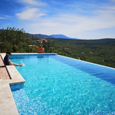Vakantiehuis Andrea With Infinity Salty Pool Roč