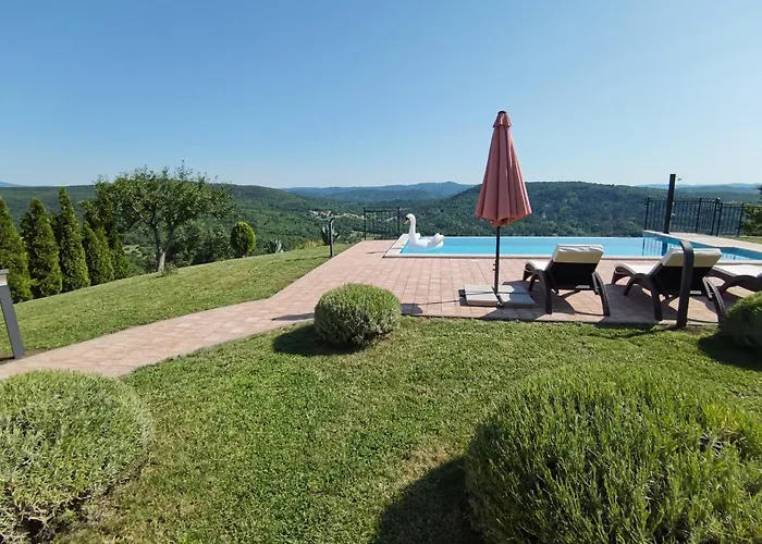度假居 Andrea With Infinity Salty Pool Roč
