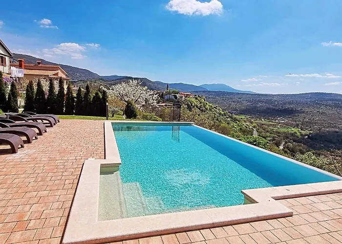 Feriehus Andrea With Infinity Salty Pool Roč