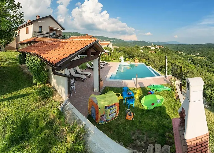 Andrea With Infinity Salty Pool Feriehus Roč