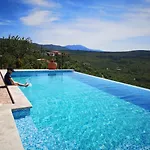 Hébergement de vacances Andrea With Infinity Salty Pool Roč