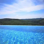 Andrea With Infinity Salty Pool Roč